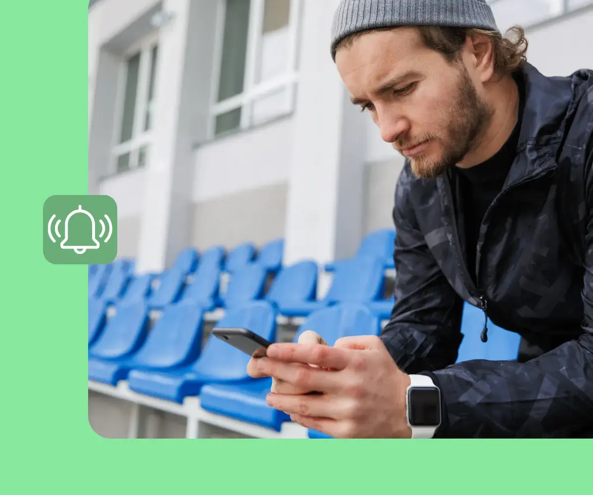 Fly - Manager with cellphone